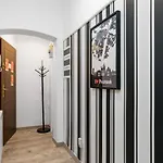 公寓 Deluxe Old Town By Renters