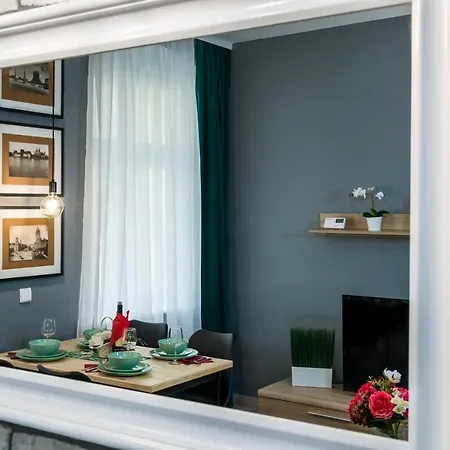 Deluxe Old Town By Renters Appartement *