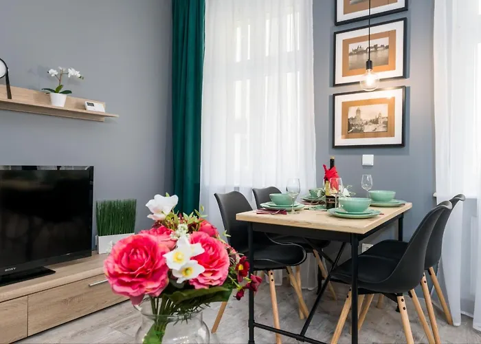 Apartment Deluxe Old Town By Renters