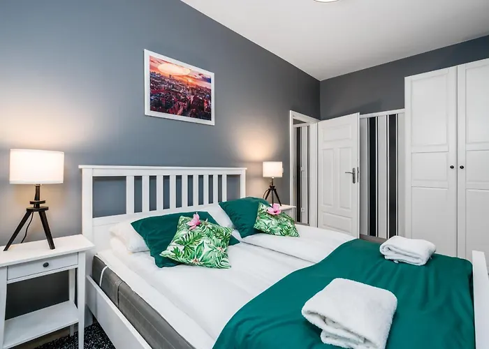 Apartment Deluxe Old Town By Renters